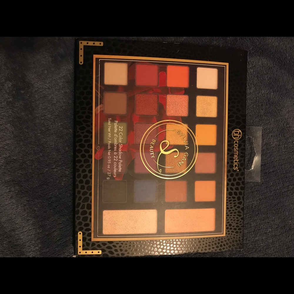 BH Cosmetic eyeshadow and highlight pallet